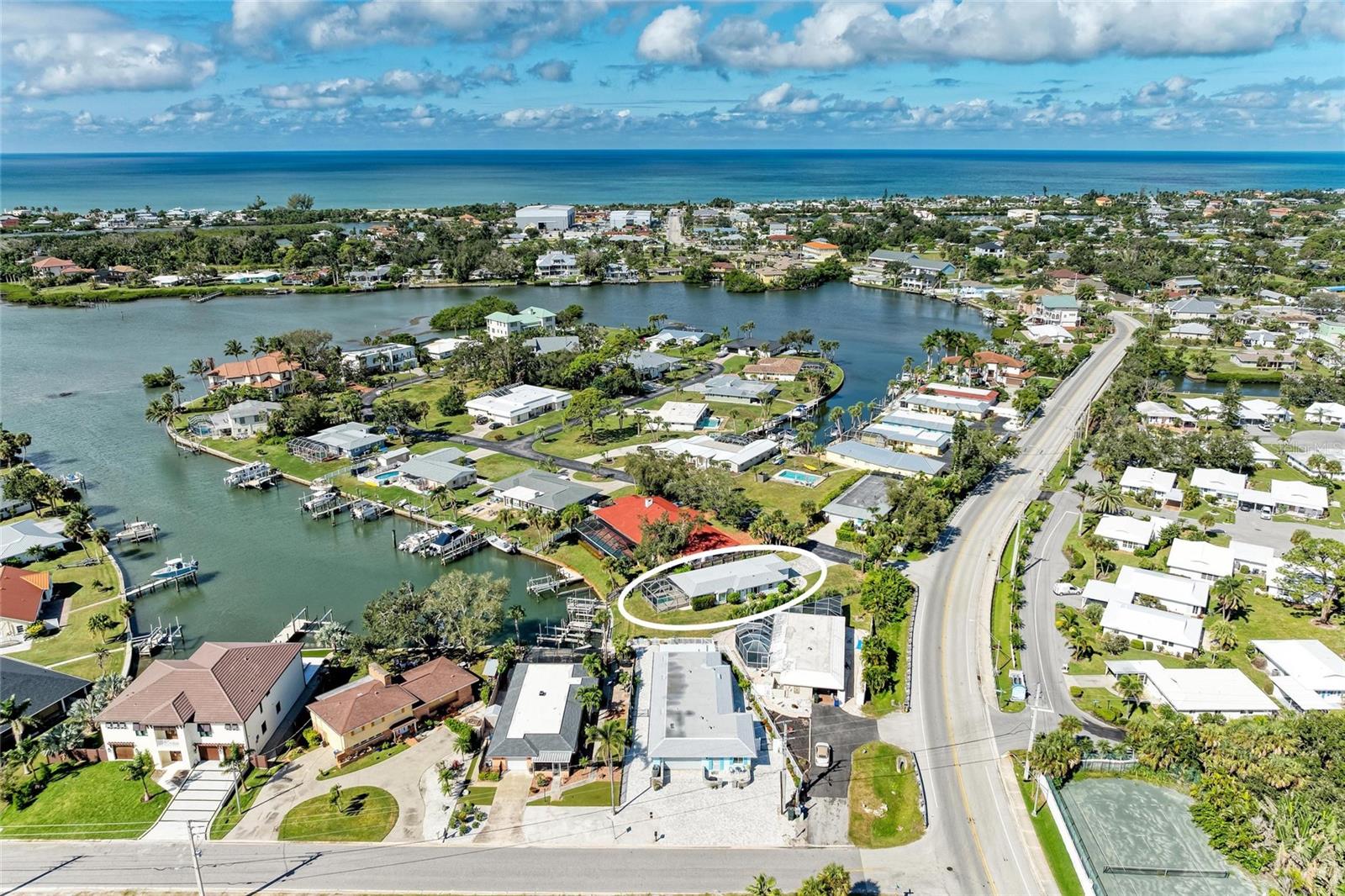LYONS BAY - Residential