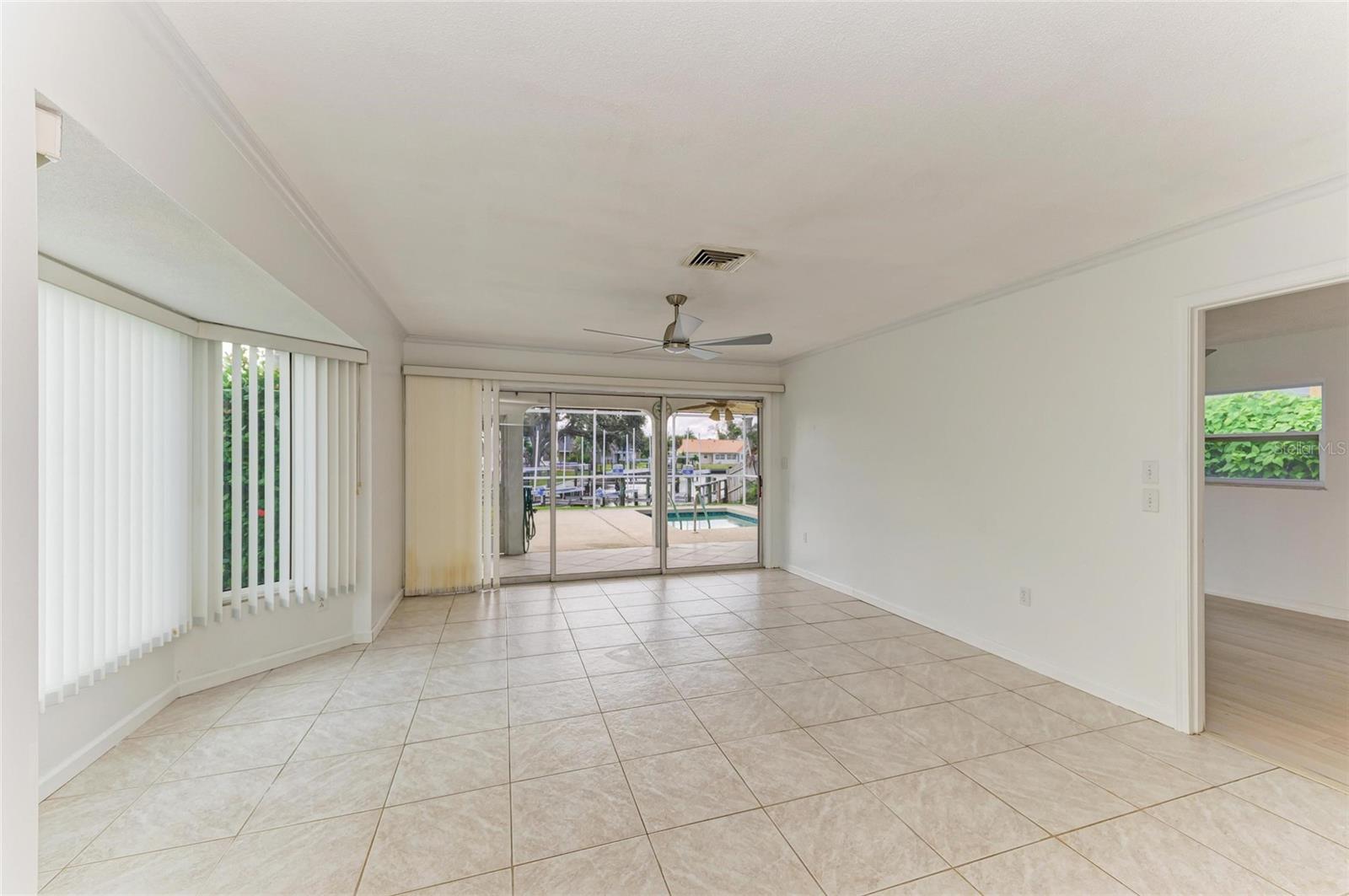 LYONS BAY - Residential