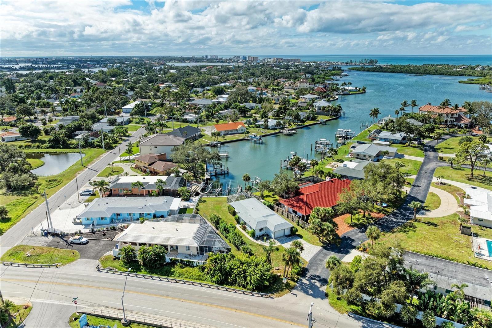 LYONS BAY - Residential
