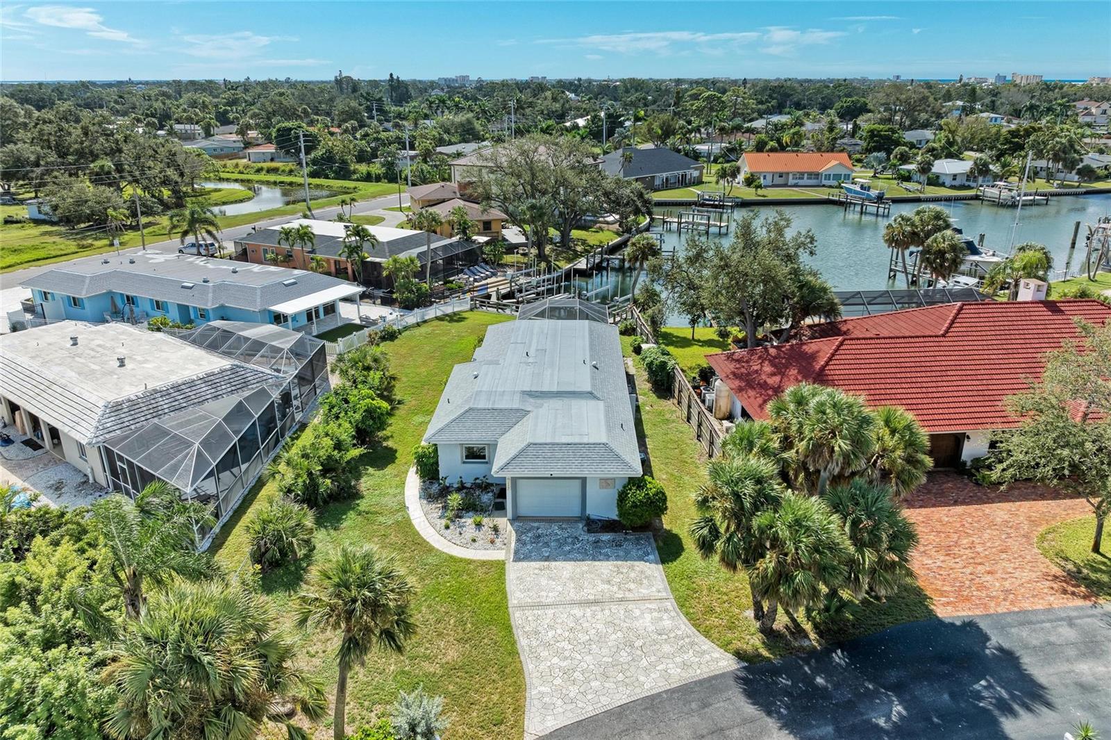 LYONS BAY - Residential