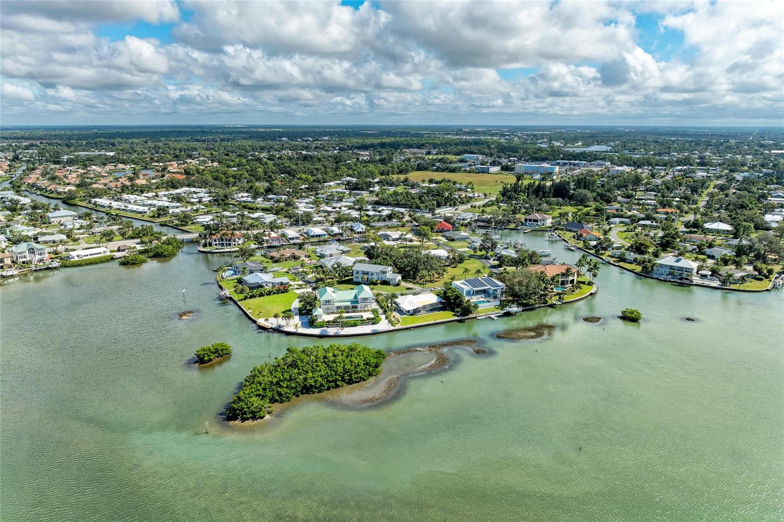 LYONS BAY - Residential