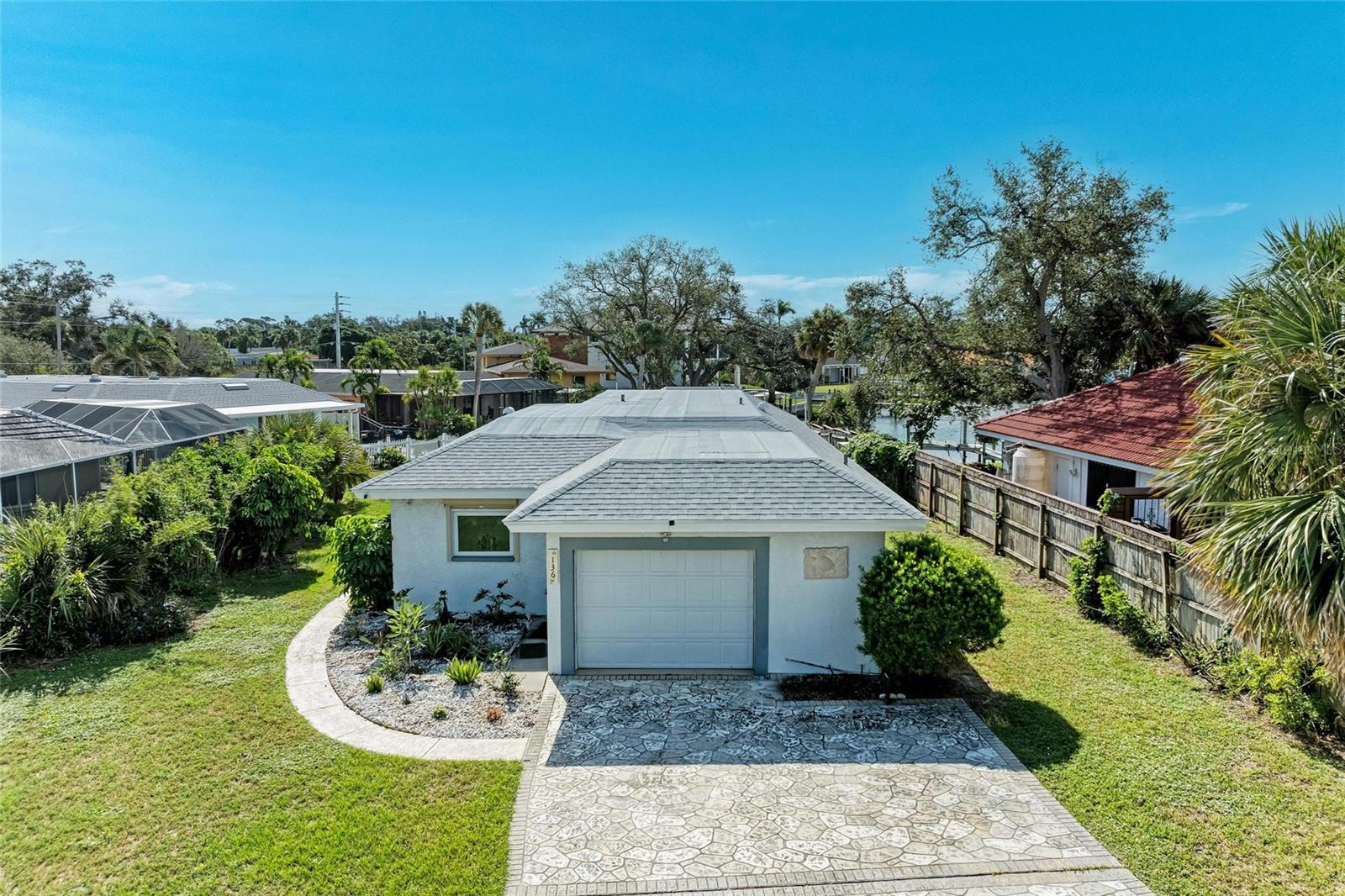 LYONS BAY - Residential