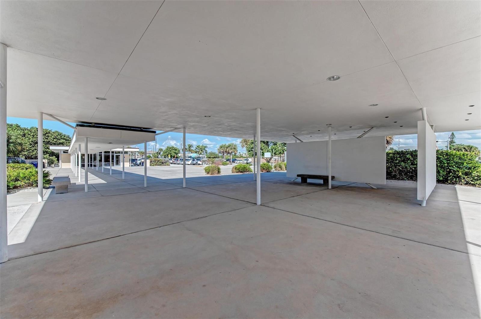 LYONS BAY - Residential