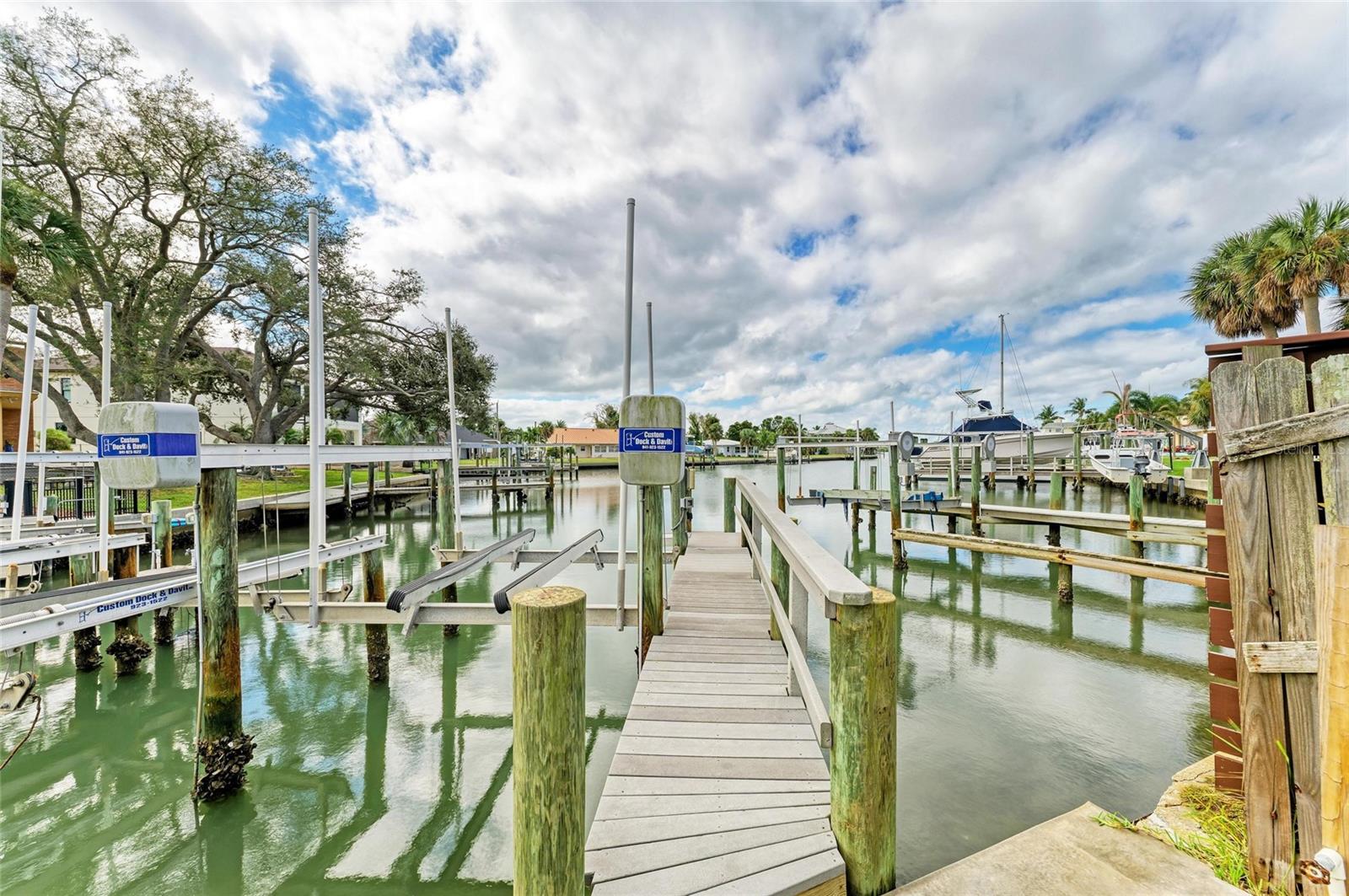 LYONS BAY - Residential