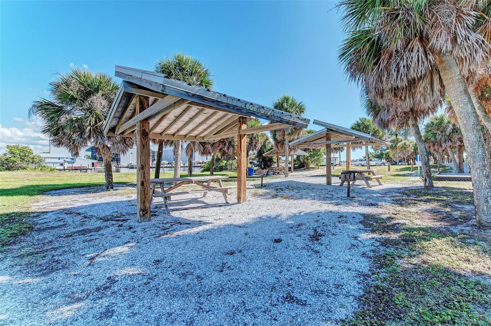 LYONS BAY - Residential