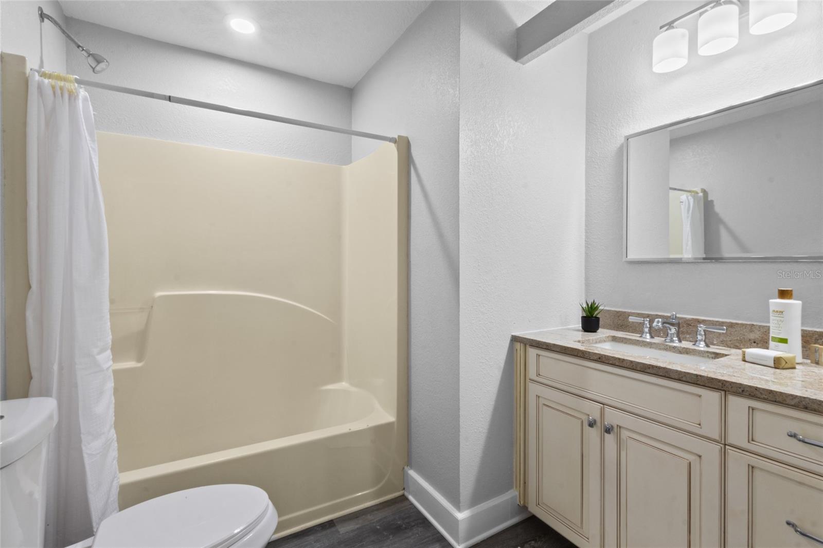 TAMIAMI PARK - Residential