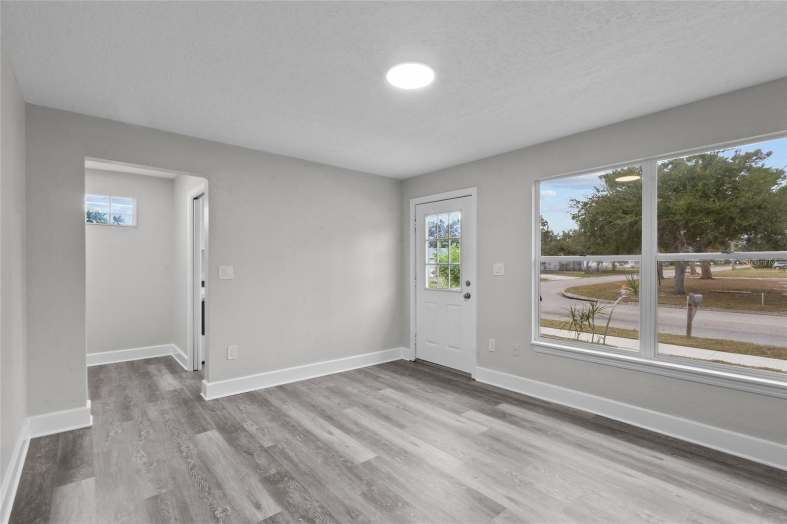 TAMIAMI PARK - Residential