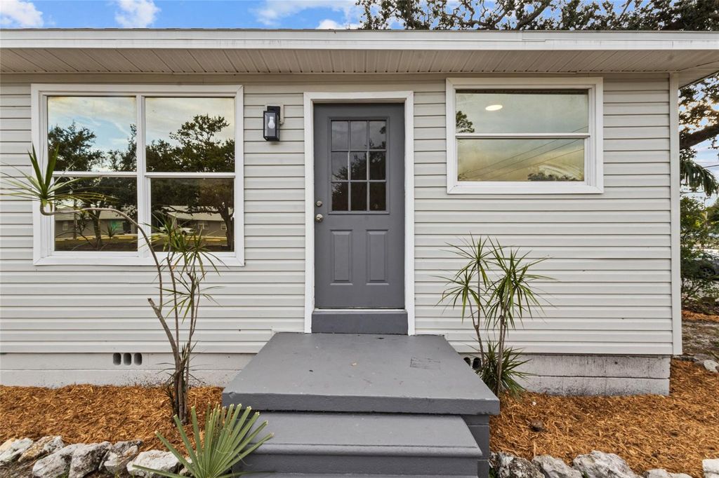 Photo of 1715 17th Avenue W, Bradenton, FL 34205 (MLS # A4674909)