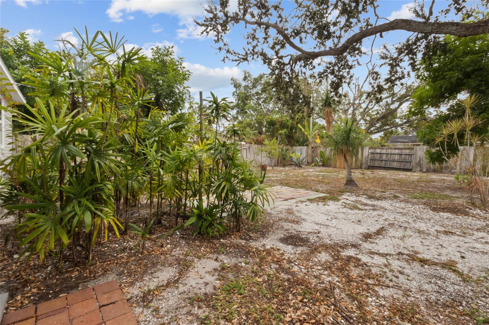 TAMIAMI PARK - Residential