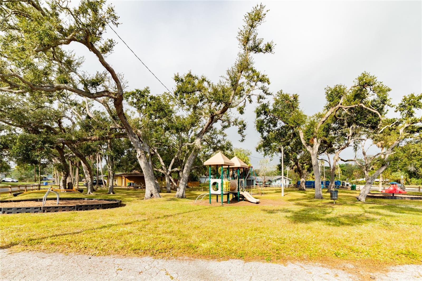 TAMIAMI PARK - Residential