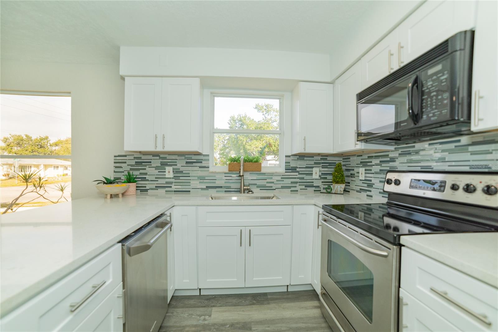 TAMIAMI PARK - Residential