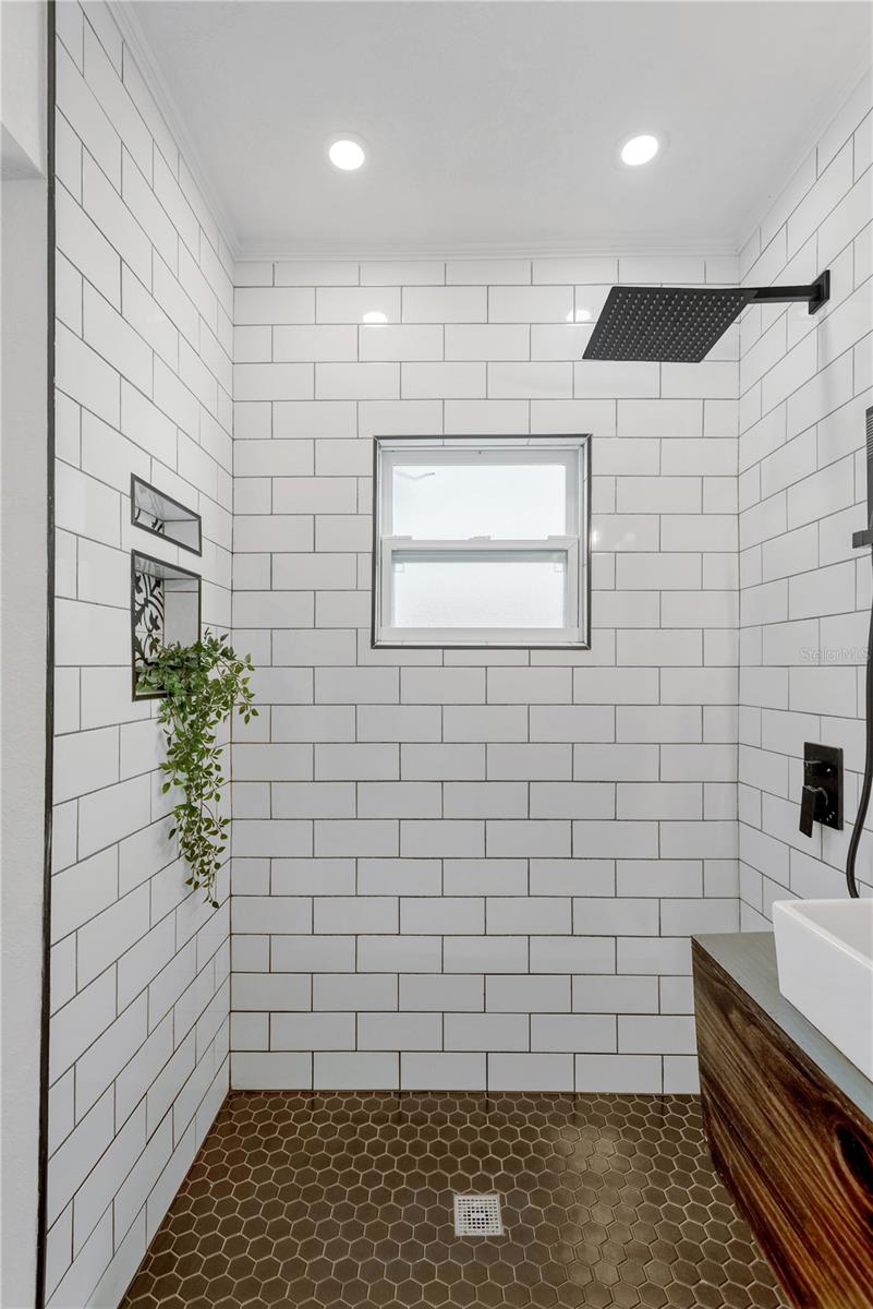 ANN PARK HEIGHTS - Residential