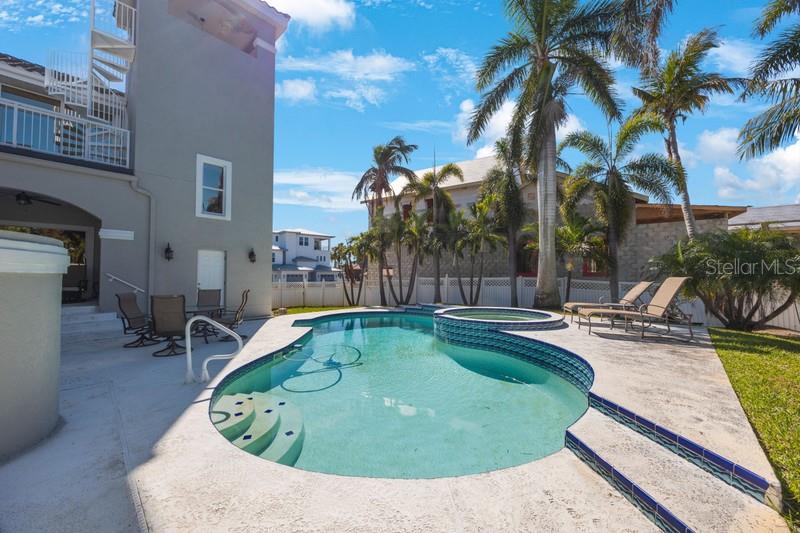 TIERRA VERDE UNIT 1 4TH REP - Residential