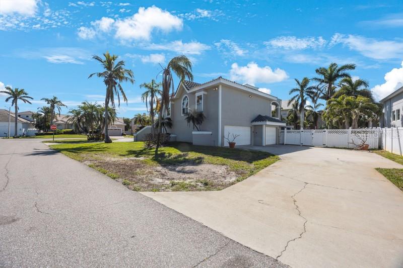 TIERRA VERDE UNIT 1 4TH REP - Residential