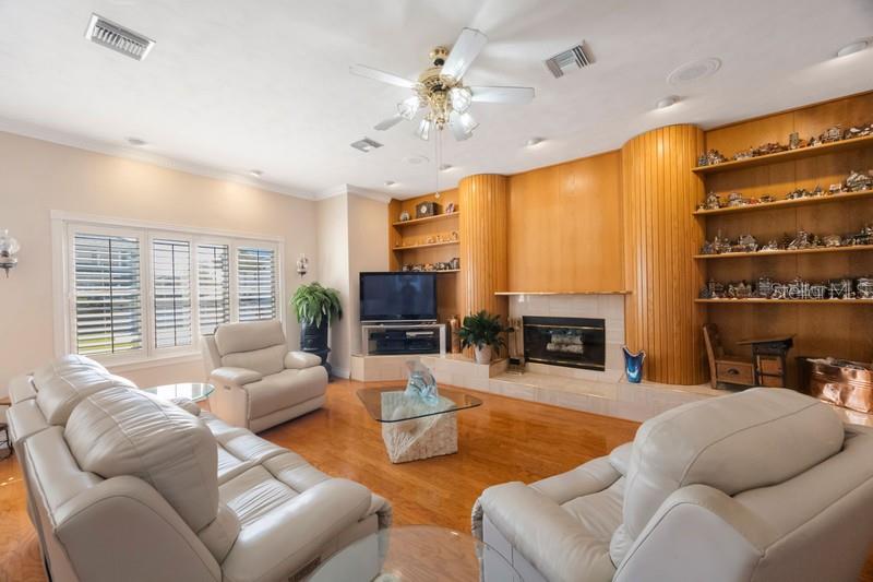 TIERRA VERDE UNIT 1 4TH REP - Residential