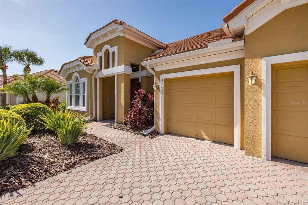 Photo of 10620 Garda Drive, Trinity, FL 34655 (MLS # W7877927)