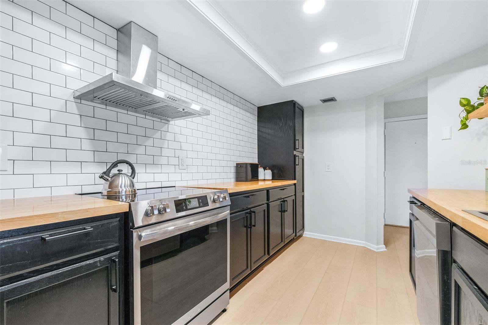 KIMBERLEA CONDO 02 - Residential