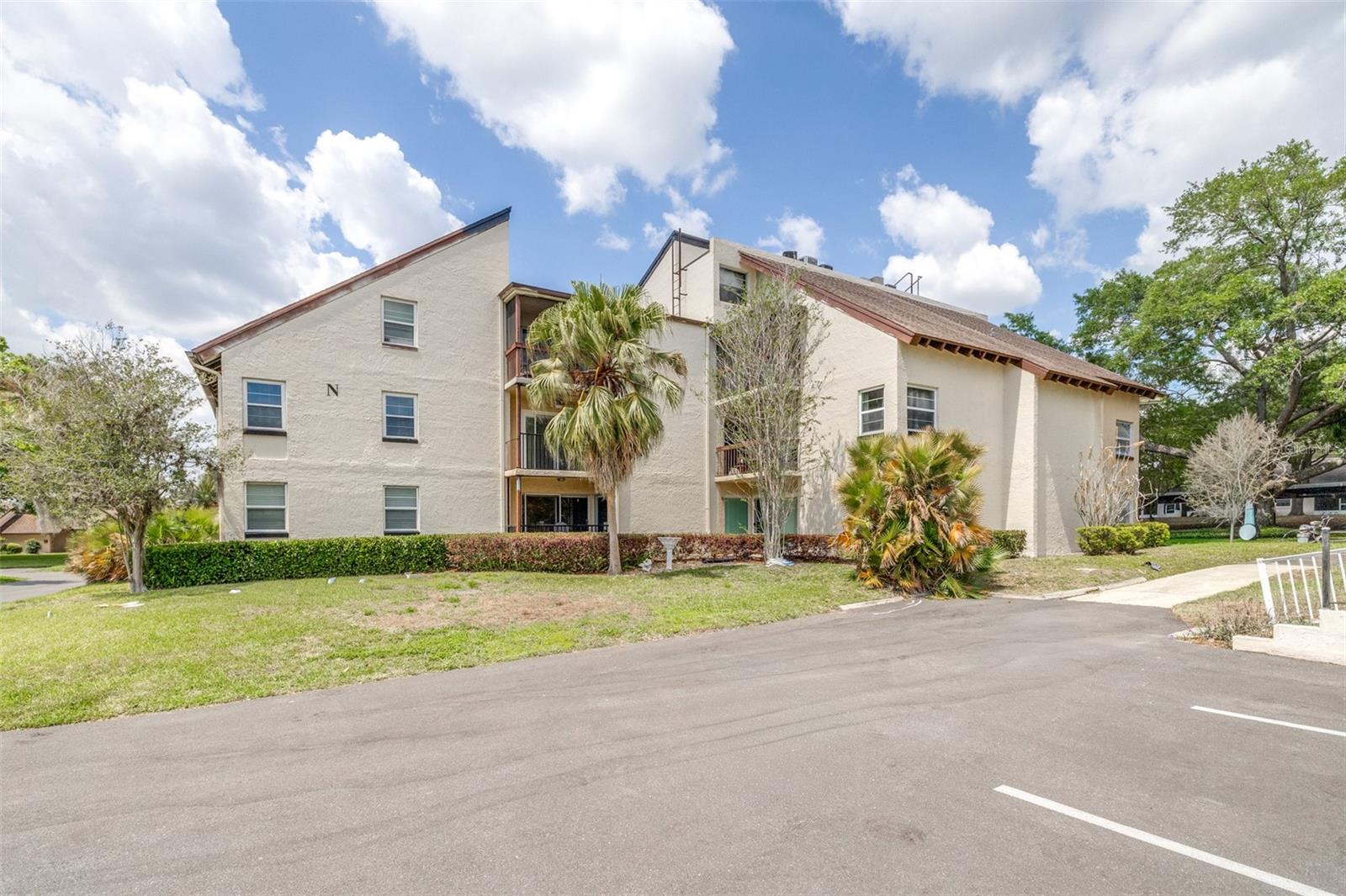 KIMBERLEA CONDO 02 - Residential