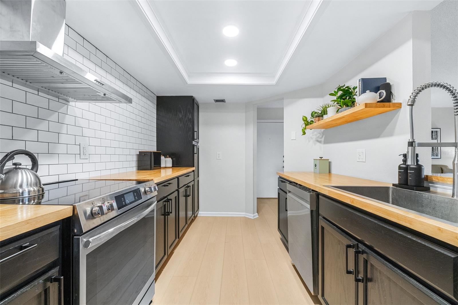 KIMBERLEA CONDO 02 - Residential