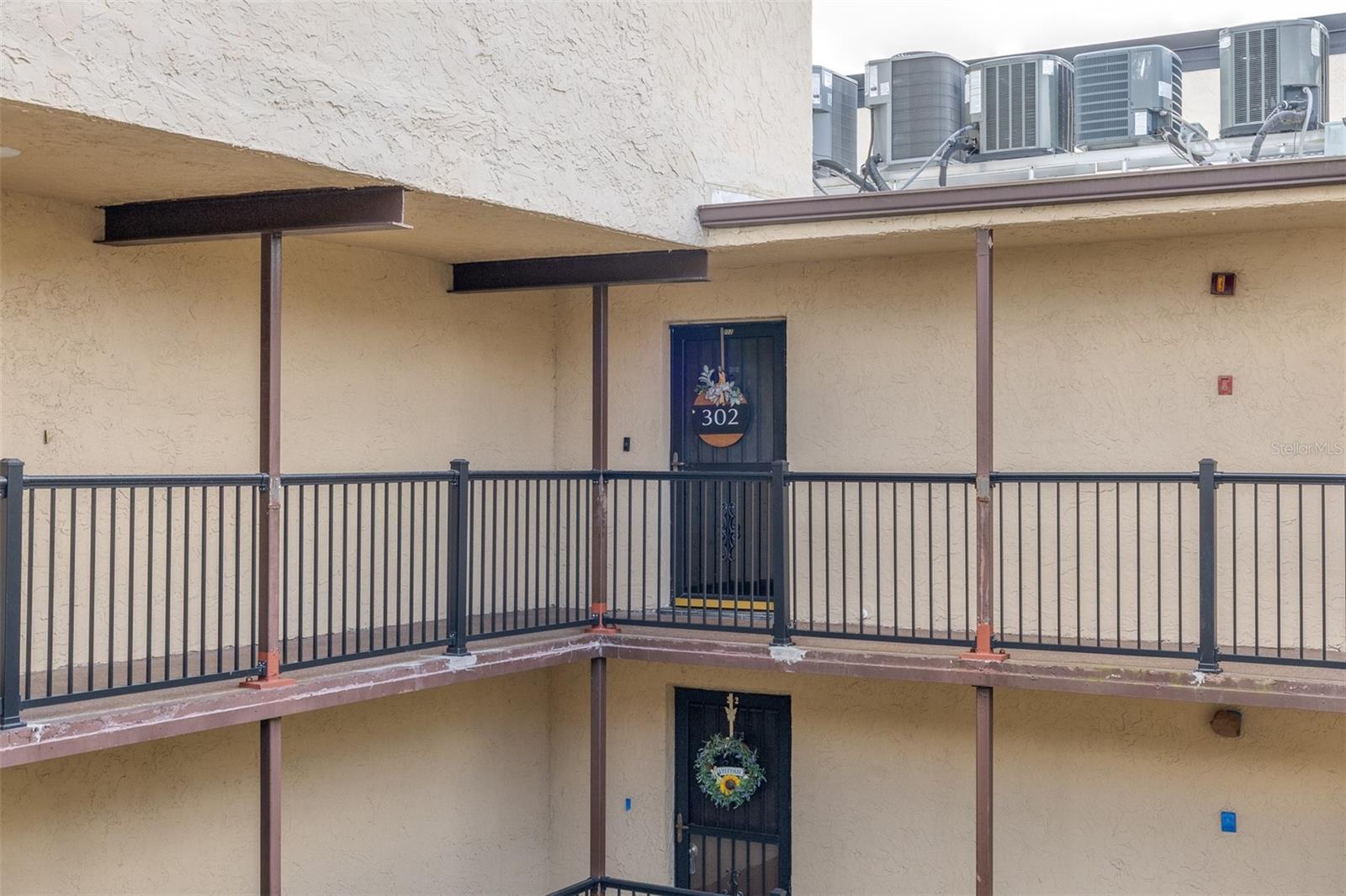 KIMBERLEA CONDO 02 - Residential