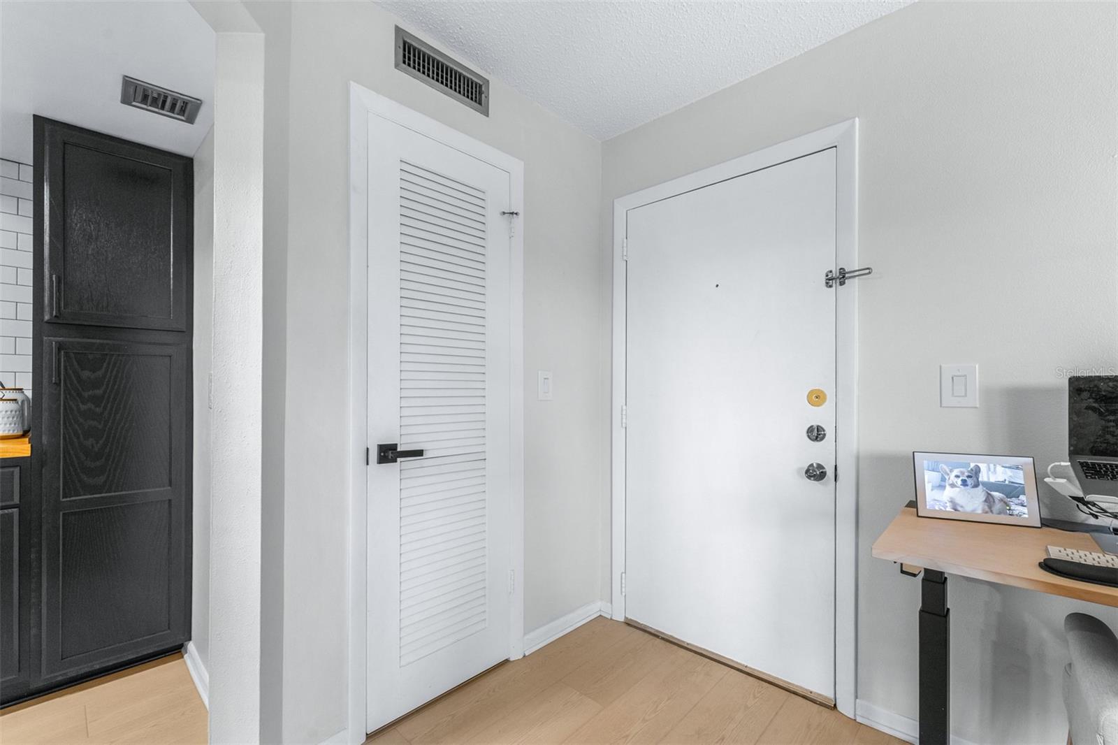 KIMBERLEA CONDO 02 - Residential