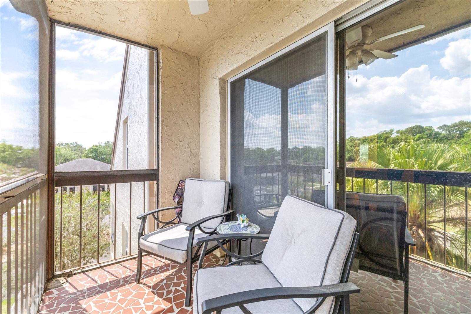 KIMBERLEA CONDO 02 - Residential