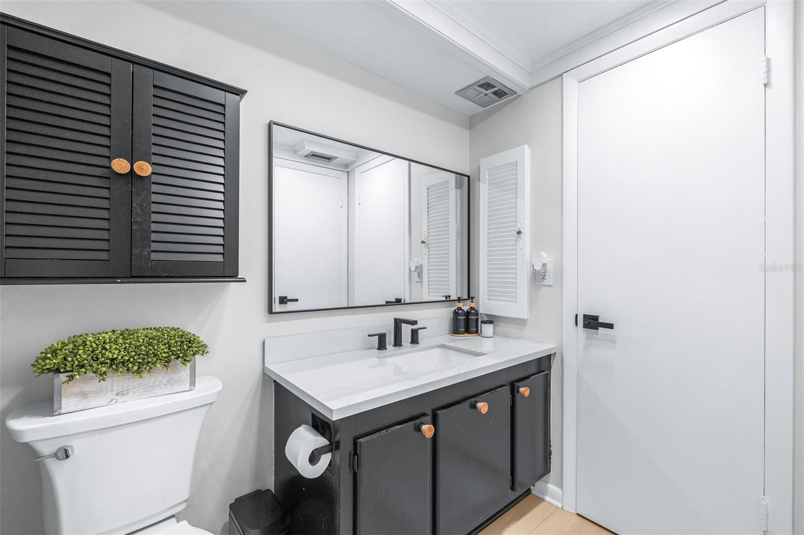 KIMBERLEA CONDO 02 - Residential