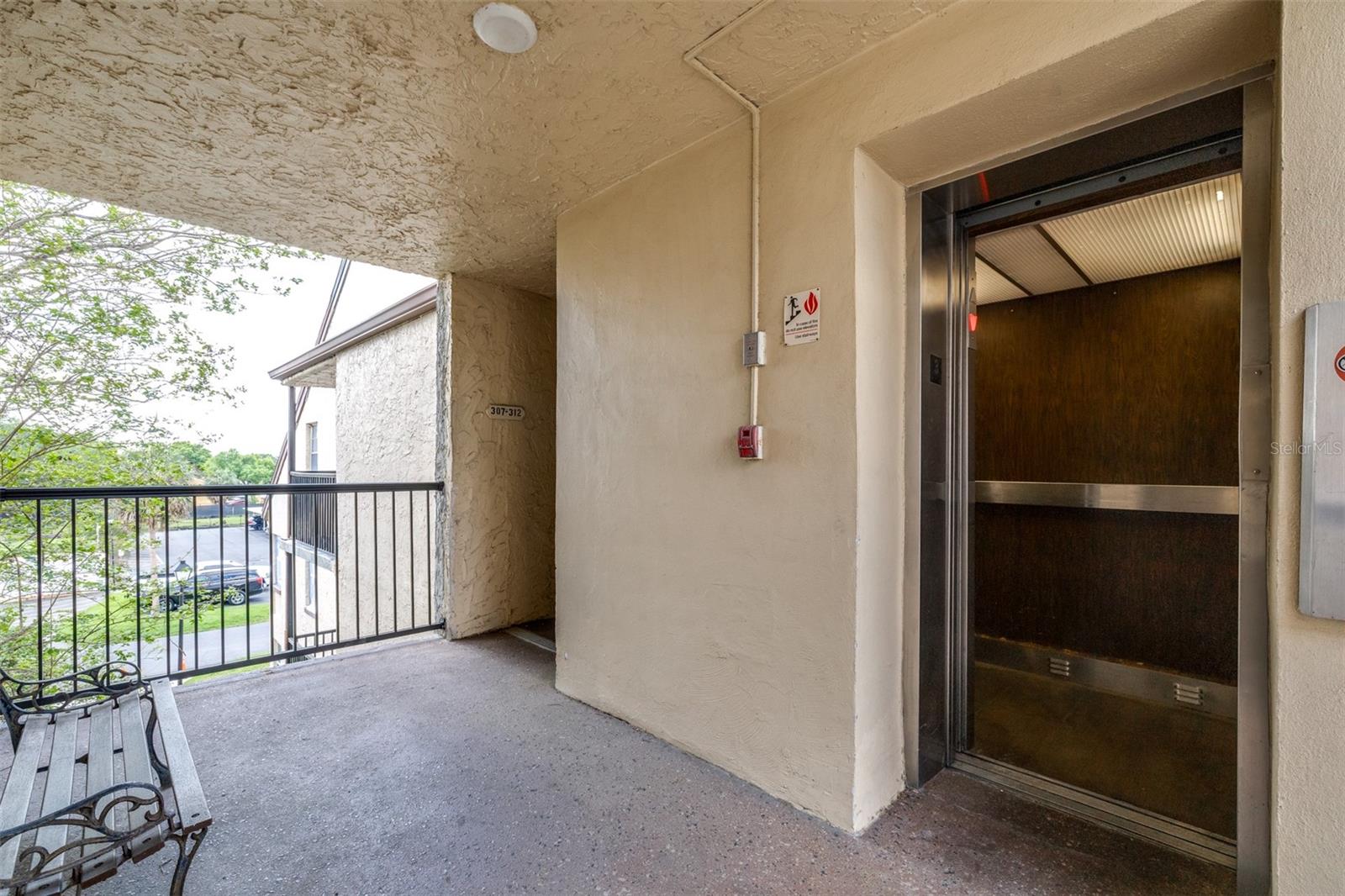 KIMBERLEA CONDO 02 - Residential