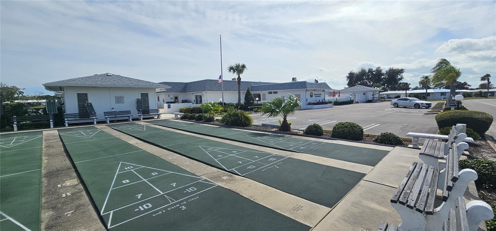 CIRCLE WOODS OF VENICE 1 - Residential