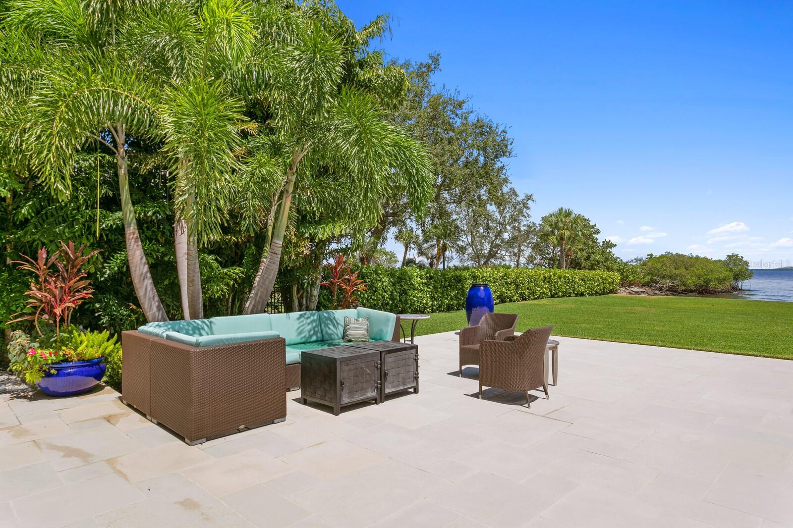 SHELL POINT - Residential