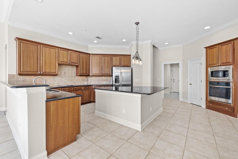 HEATHROW COUNTRY EST HOMES PH ONE - Residential