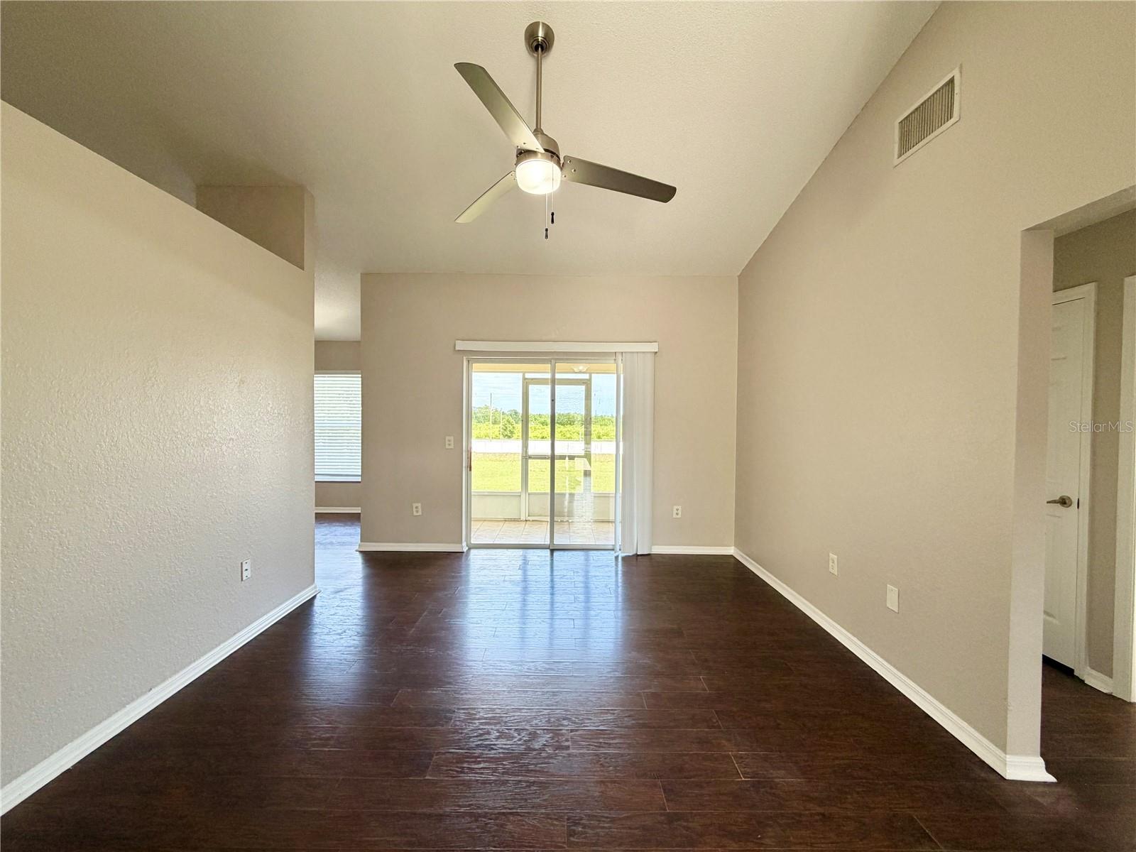 SAVANNA POINTE - Residential