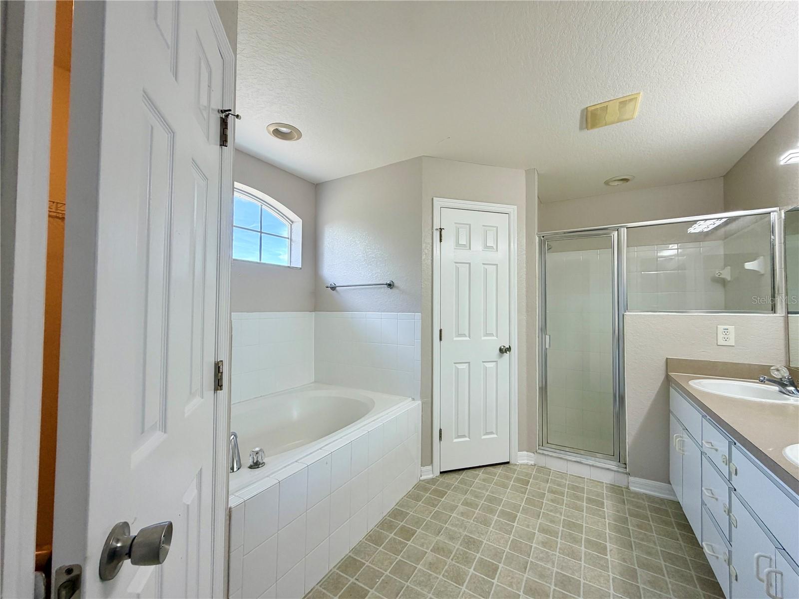 SAVANNA POINTE - Residential