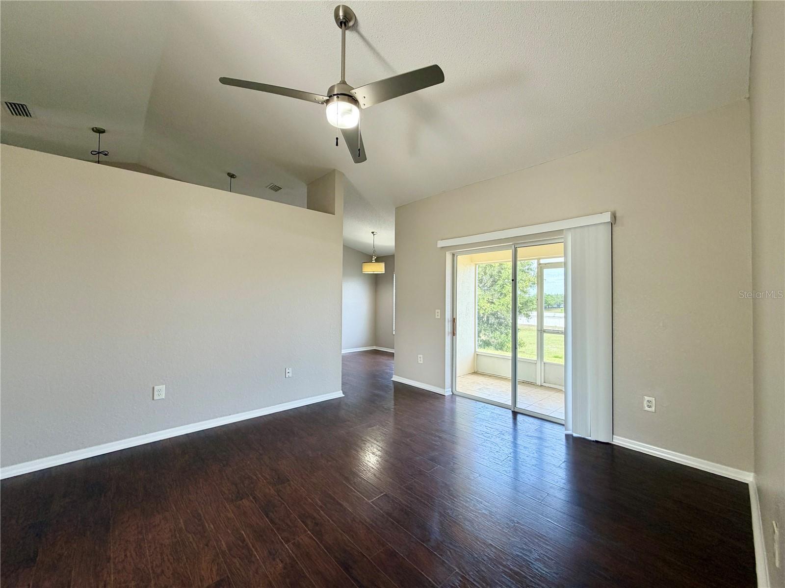 SAVANNA POINTE - Residential