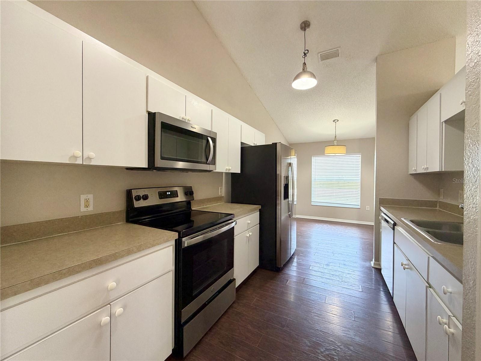 SAVANNA POINTE - Residential