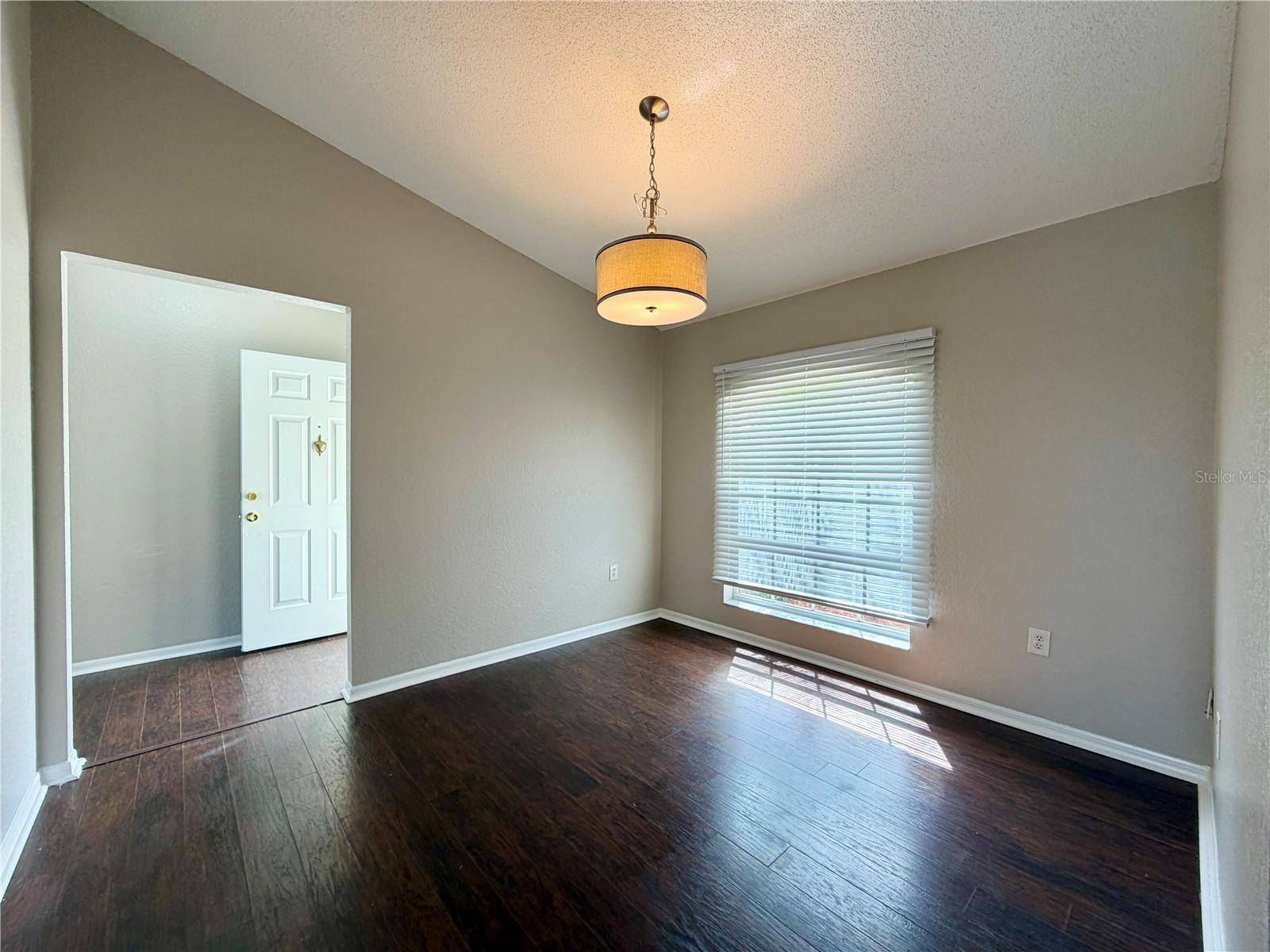 SAVANNA POINTE - Residential