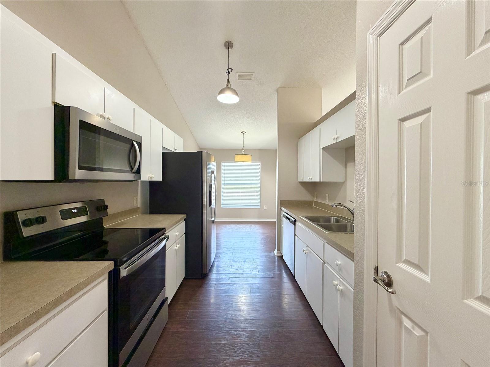 SAVANNA POINTE - Residential