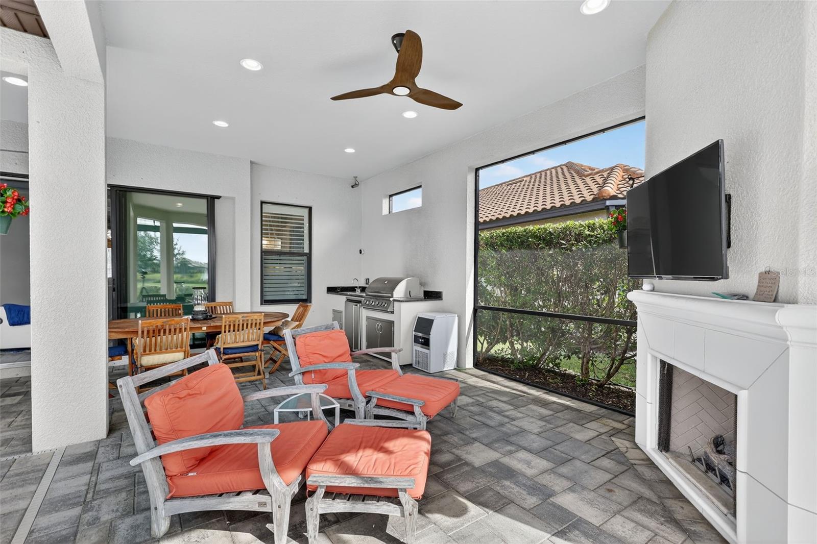 ESPLANADE GOLF AND COUNTRY CLUB - Residential