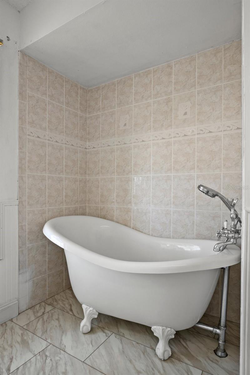 HERNANDO BEACH - Residential