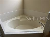 OAKS, THE PH I B-2 - Residential Lease