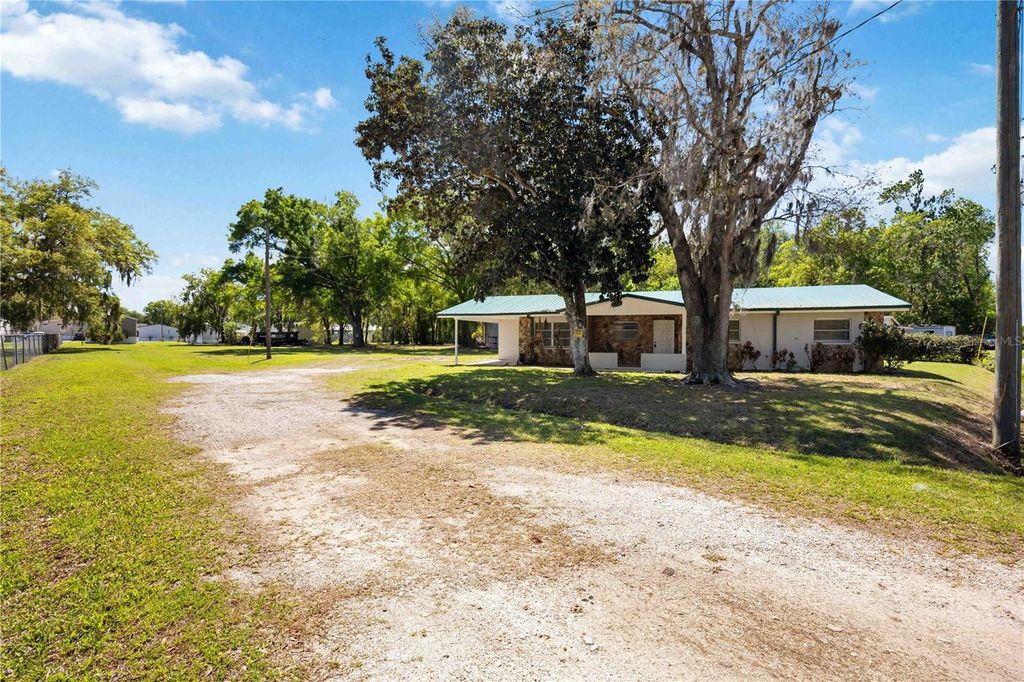 Photo of 1432 Banana Road, Lakeland, FL 33810 (MLS # L4960422)