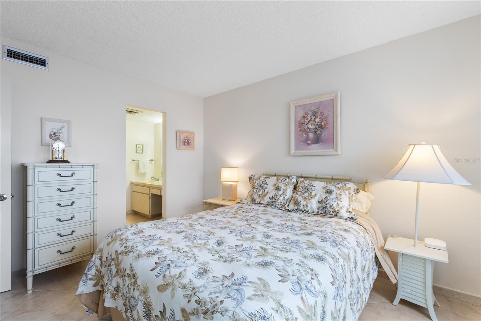 LONGBOAT HARBOUR - Residential