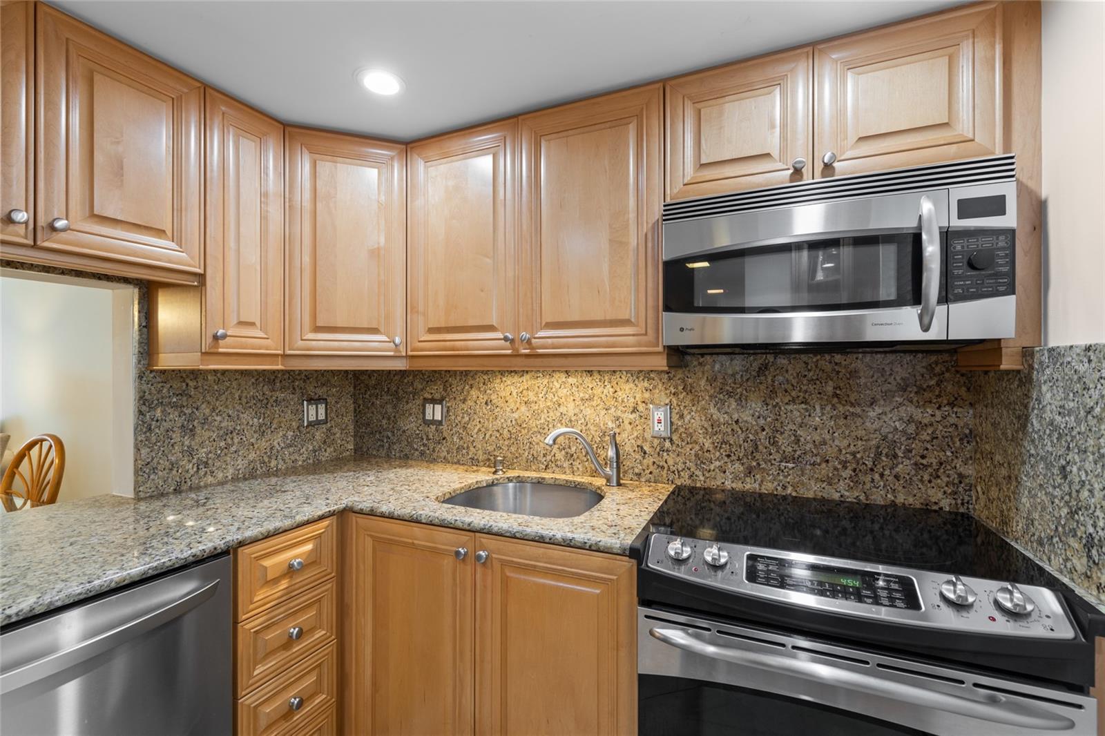 LONGBOAT HARBOUR - Residential