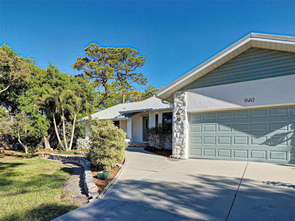 Photo of 940 Brengle Avenue, Englewood, FL 34223 (MLS # D6146758)