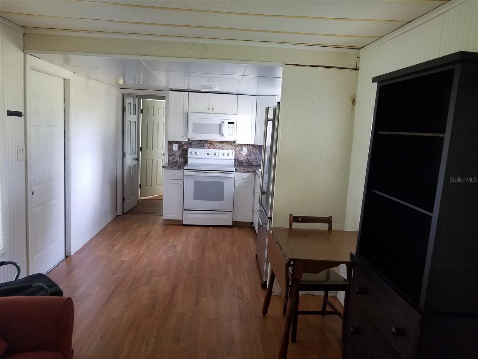 GREAT LAKE SUB - Residential Lease