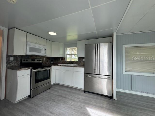 GREAT LAKE SUB - Residential Lease