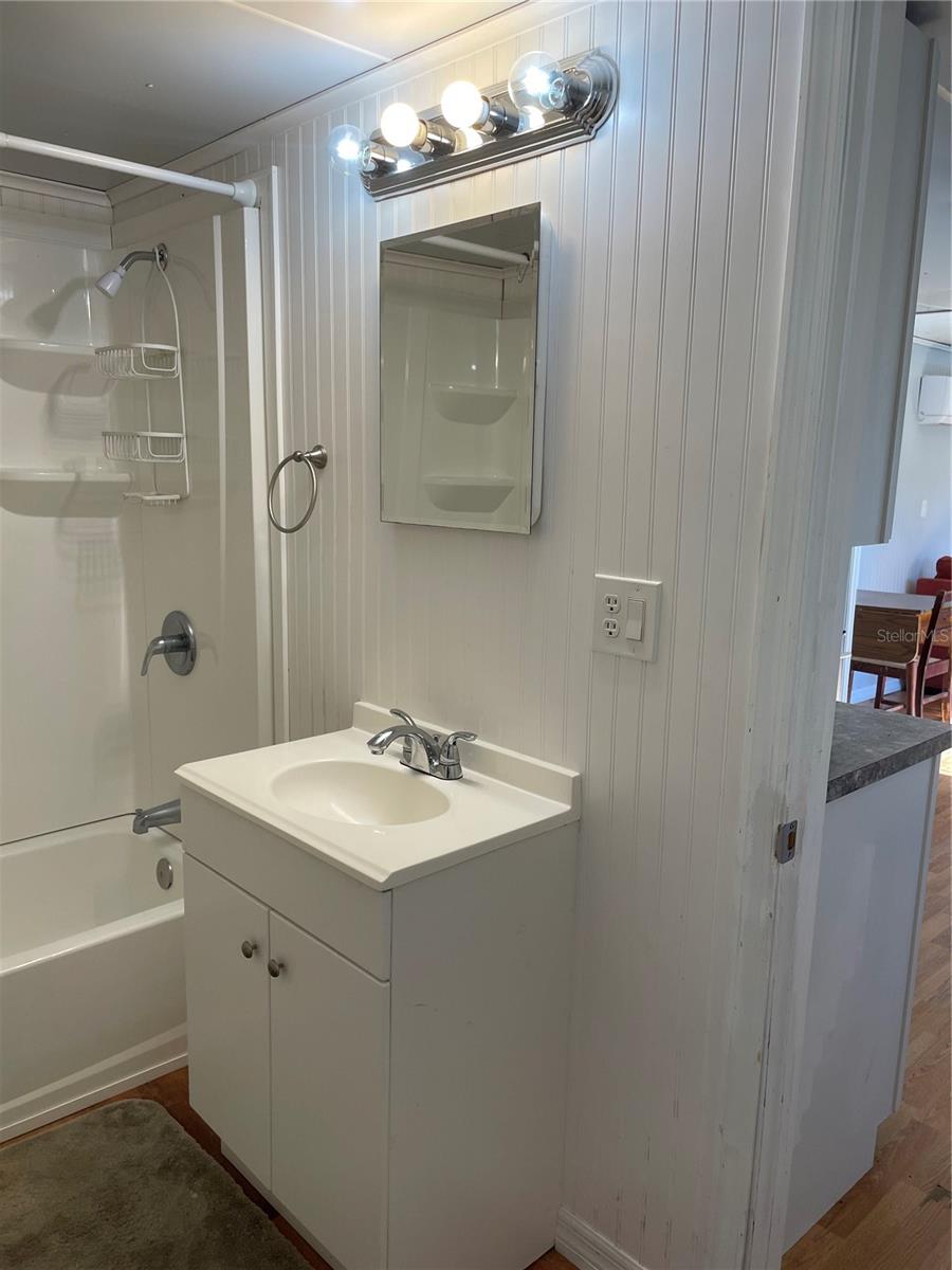 GREAT LAKE SUB - Residential Lease