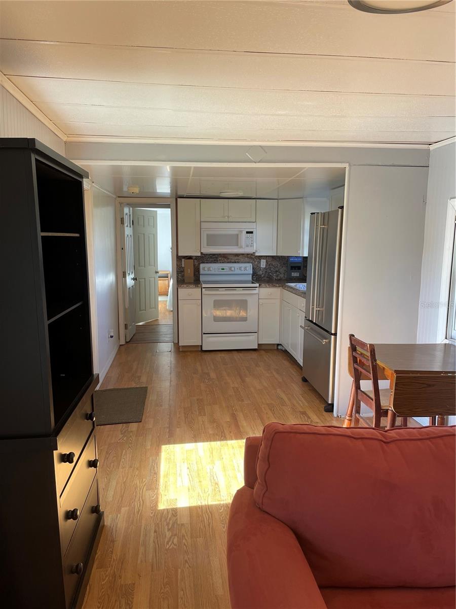 GREAT LAKE SUB - Residential Lease