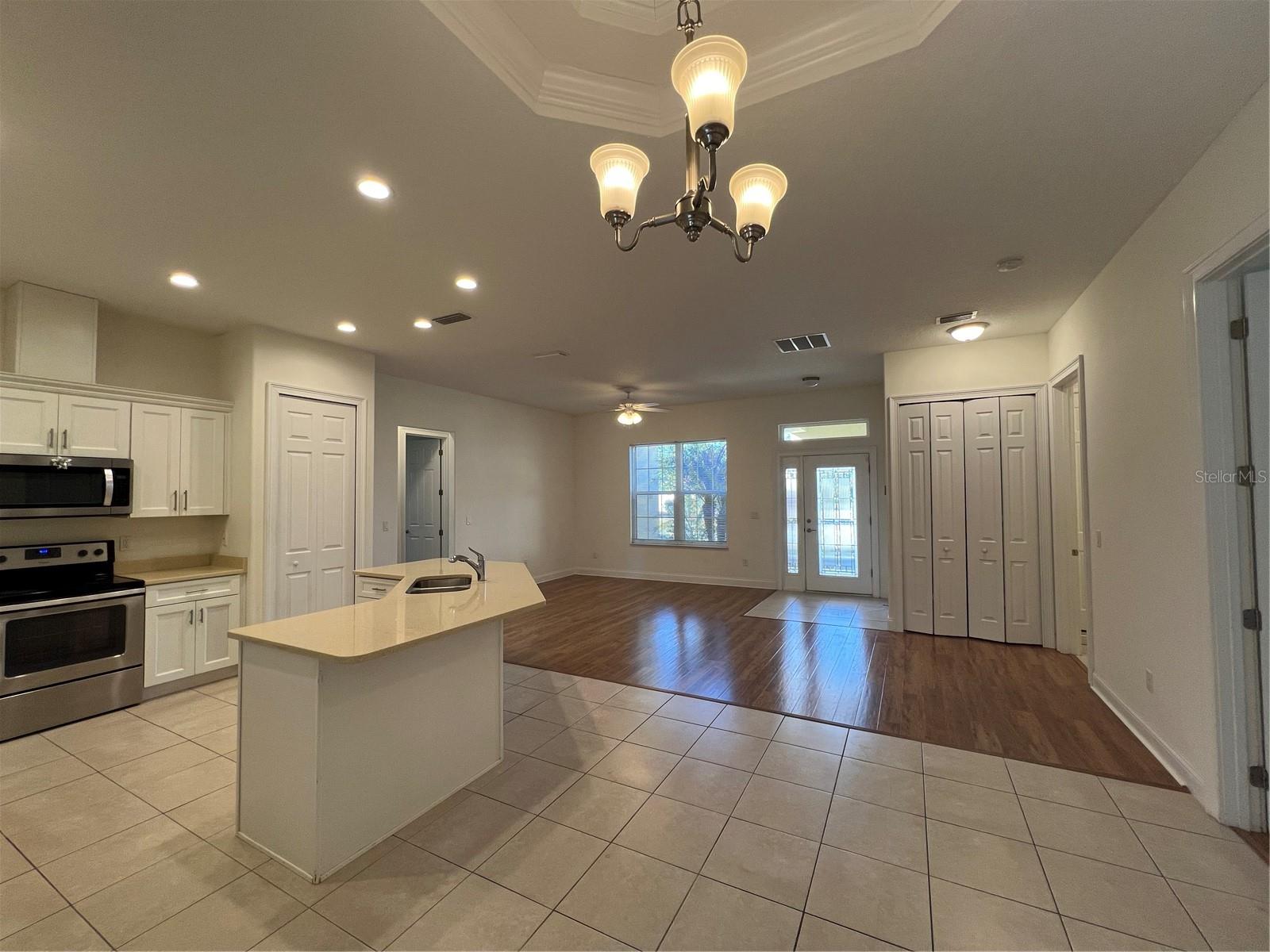 SOUTHWEST QUADRANT PH 01-04 - Residential Lease