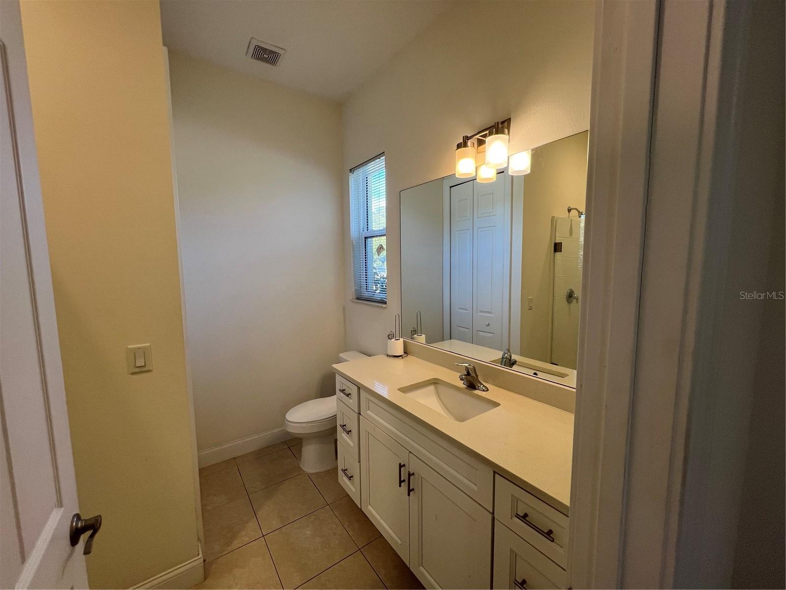 SOUTHWEST QUADRANT PH 01-04 - Residential Lease